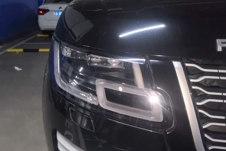 Used Land Rover Range 2018 3.0 SC V6 Vogue Extended-Length Model Right Front Headlight