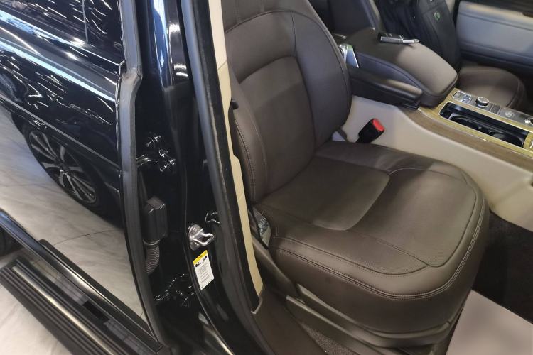 Used Land Rover Range 2018 3.0 SC V6 Vogue Extended-Length Model Right Front Seat