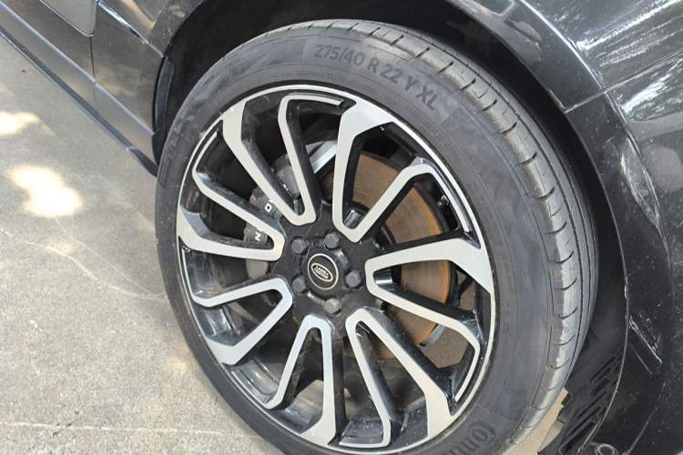 Used Land Rover Range  Right Front Wheel Hub