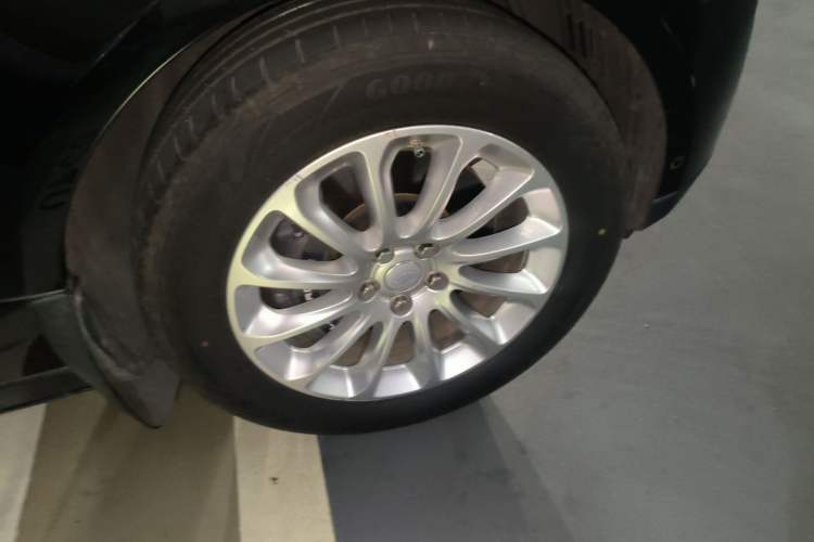 Used Land Rover Range  Right Front Wheel Hub