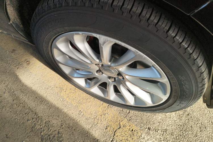 Used Land Rover Range 2018 3.0 SC V6 Vogue Extended-Length Model Right Front Wheel Hub