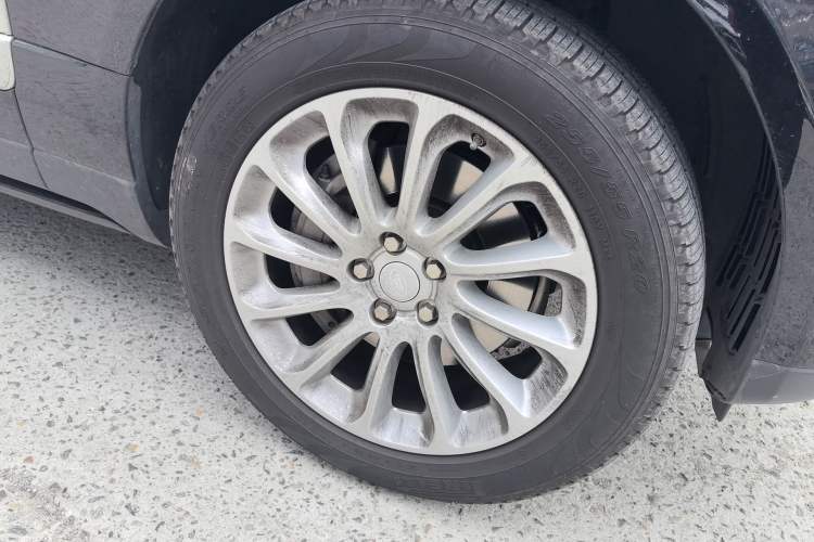 Used Land Rover Range 2018 3.0 SC V6 Grand Edition Right Front Wheel Hub