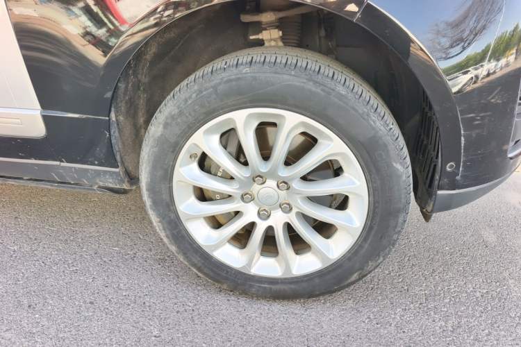Used Land Rover Range  Right Front Wheel Hub