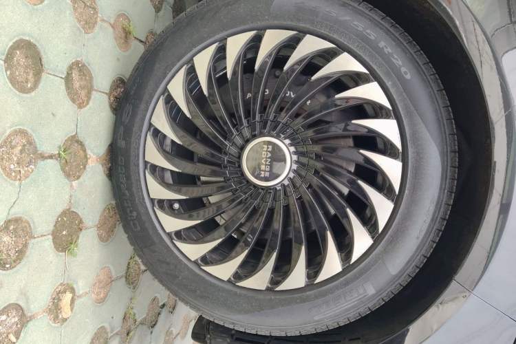 Used Land Rover Range  Right Front Wheel Hub
