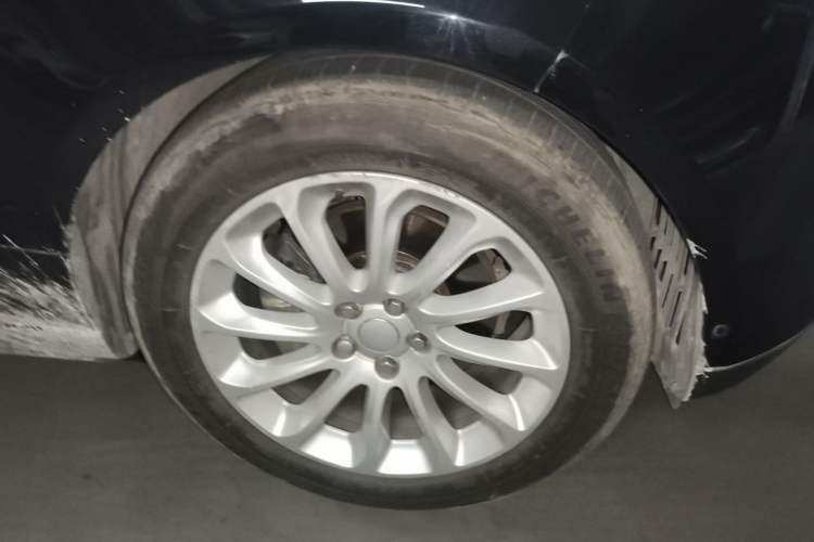 Used Land Rover Range  Right Front Wheel Hub