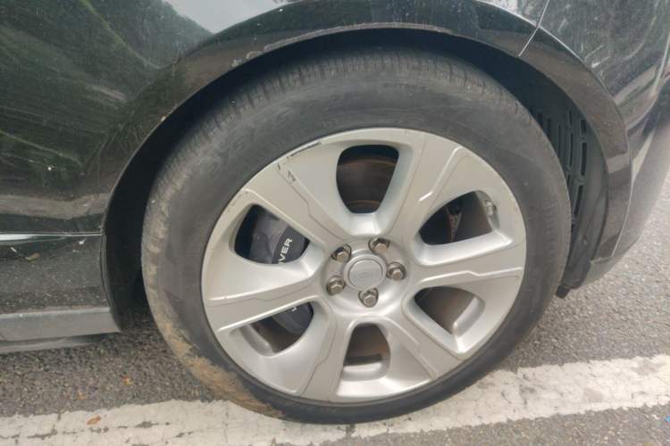 Used Land Rover Range 2018 3.0 SC V6 Vogue Extended-Length Model Right Front Wheel Hub