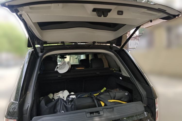 Used Land Rover Range 2018 3.0 SC V6 Vogue Legacy Edition Trunk