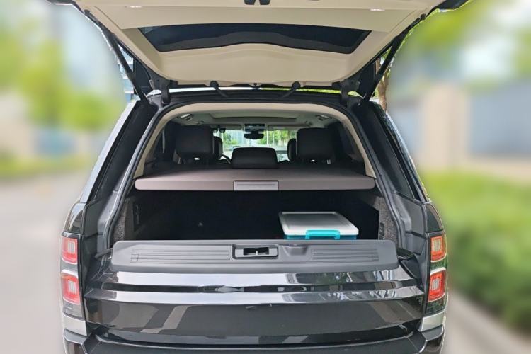 Used Land Rover Range 2018 3.0 SC V6 Vogue Legacy Edition Trunk