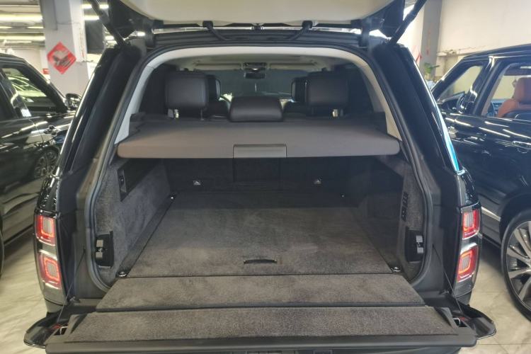 Used Land Rover Range 2018 3.0 SC V6 Vogue Extended-Length Model Trunk