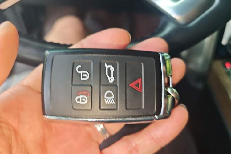 Used Land Rover Range 2018 3.0 SC V6 Grand Edition Vehicle Key