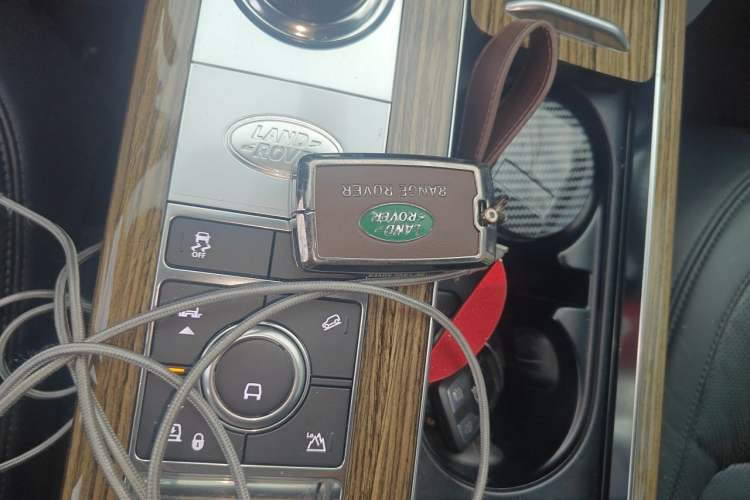 Used Land Rover Range 2018 3.0 SC V6 Vogue Legacy Edition Vehicle Key
