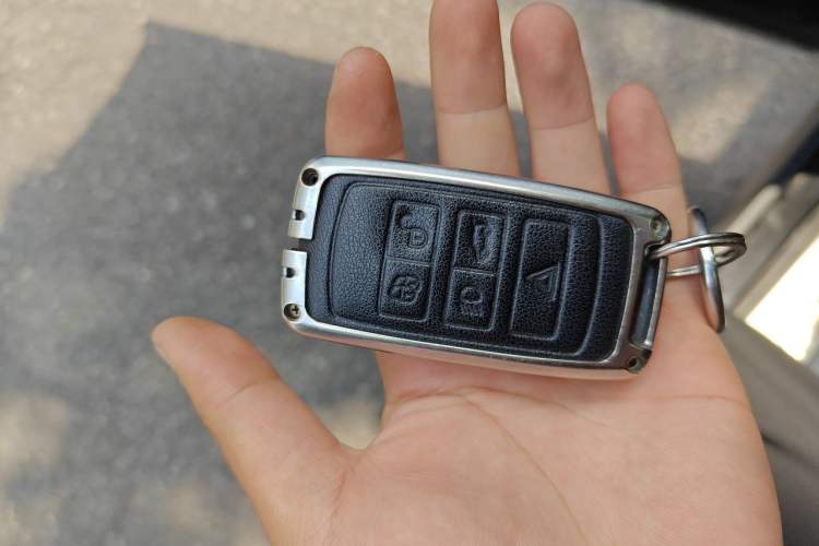 Used Land Rover Range 2018 3.0 SC V6 Vogue Extended-Length Model Vehicle Key