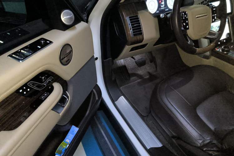 Used Land Rover Range 2018 3.0 SC V6 Vogue Legacy Edition Driver Seat