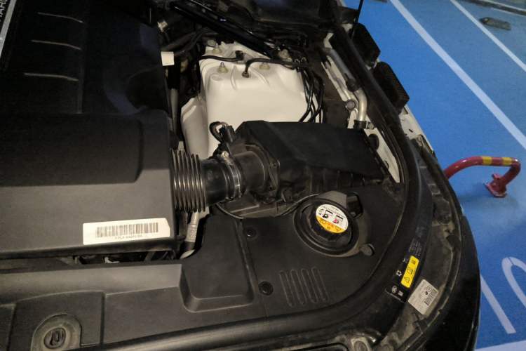 Used Land Rover Range 2018 3.0 SC V6 Vogue Legacy Edition Engine Bay Left
