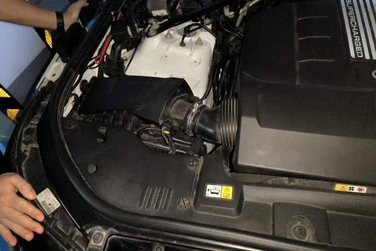 Used Land Rover Range 2018 3.0 SC V6 Vogue Legacy Edition Engine Bay Right