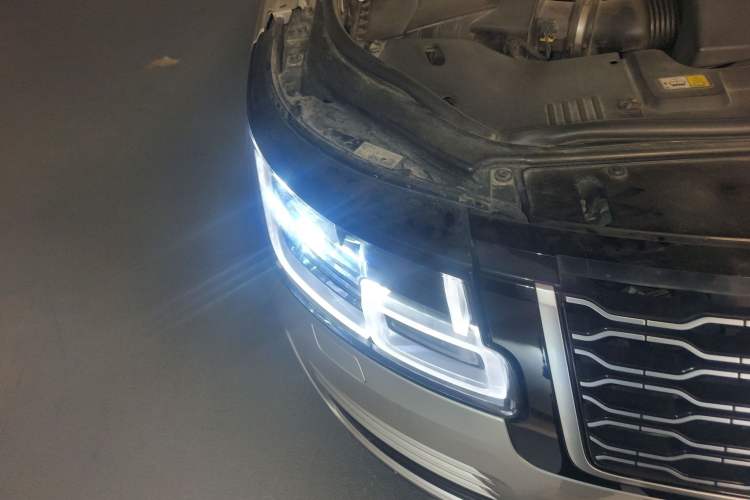 Used Land Rover Range 2018 3.0 SC V6 Vogue Extended-Length Model Exterior 6