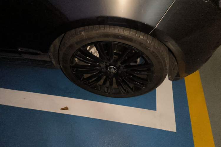 Used Land Rover Range 2018 3.0 SC V6 Vogue Legacy Edition Right Front Wheel Hub