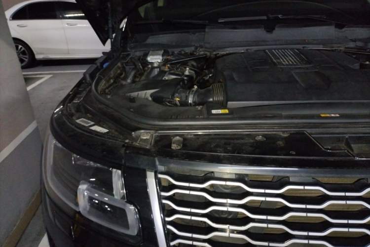 Used Land Rover Range 2018 3.0 SC V6 Vogue Extended-Length Model Engine Bay Right
