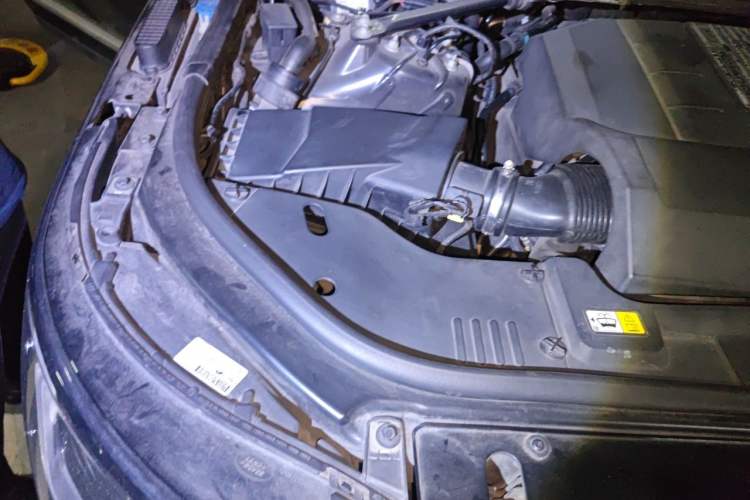 Used Land Rover Range 2018 3.0 SC V6 Vogue Legacy Edition Engine Bay Right