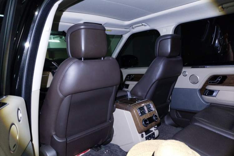 Used Land Rover Range 2018 3.0 SC V6 Vogue Extended-Length Model Headliner