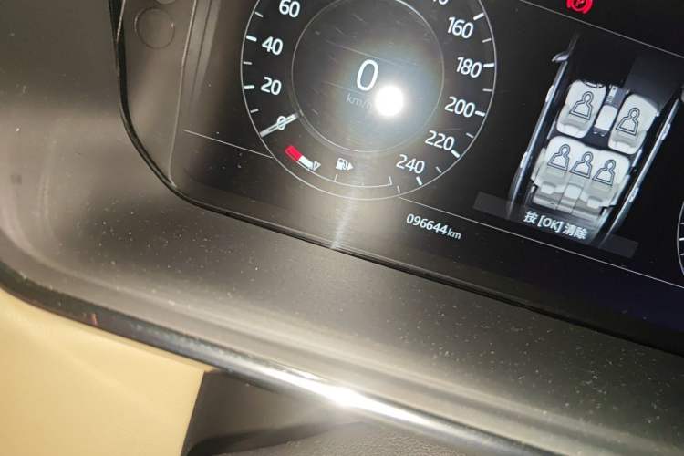 Used Land Rover Range 2018 3.0 SC V6 Vogue Legacy Edition Odometer Close Up