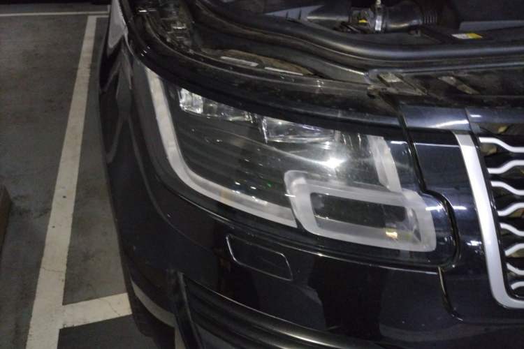 Used Land Rover Range 2018 3.0 SC V6 Vogue Extended-Length Model Right Front Headlight