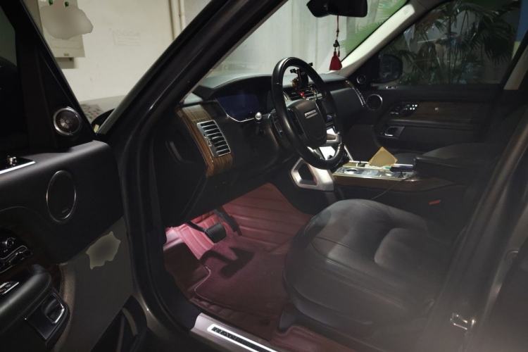 Used Land Rover Range 2018 3.0 SC V6 Vogue Extended-Length Model Driver Seat