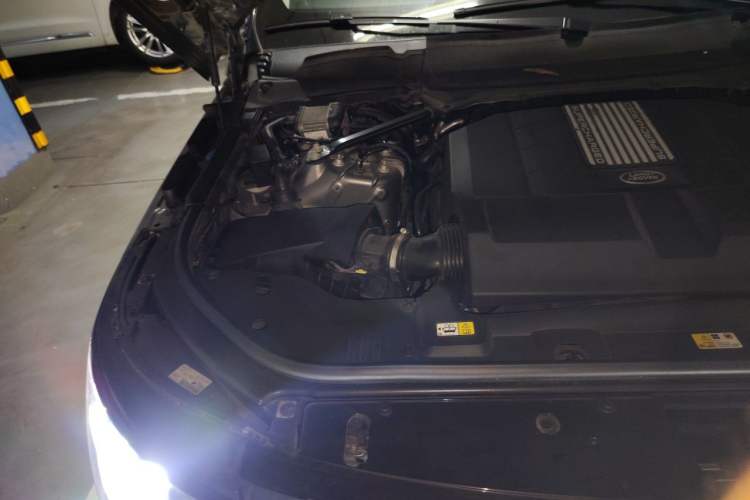 Used Land Rover Range 2018 3.0 SC V6 Vogue Extended-Length Model Engine Bay Right
