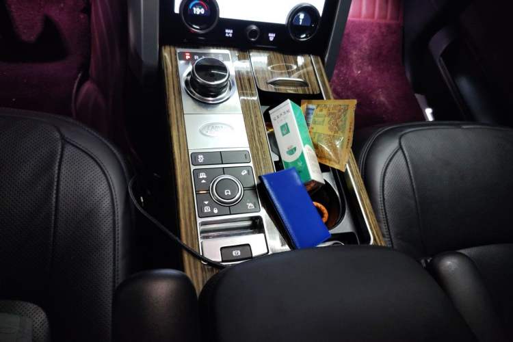 Used Land Rover Range 2018 3.0 SC V6 Vogue Extended-Length Model Gear Lever