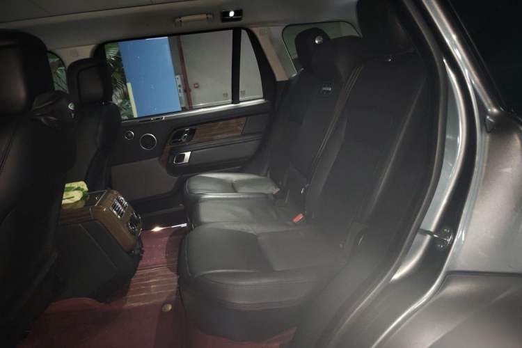 Used Land Rover Range 2018 3.0 SC V6 Vogue Extended-Length Model Left Rear Seat