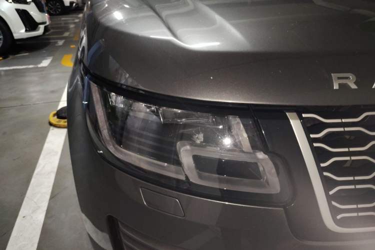 Used Land Rover Range 2018 3.0 SC V6 Vogue Extended-Length Model Right Front Headlight