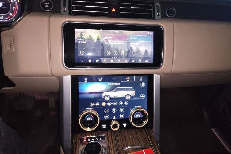 Used Land Rover Range 2018 3.0 SC V6 Vogue Extended-Length Model Audio And AC Panel