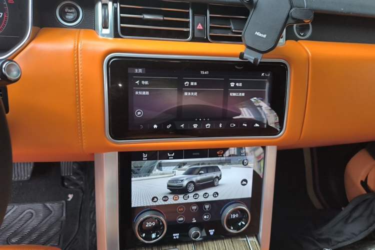Used Land Rover Range 2018 3.0 SC V6 Vogue SE Long-Wheelbase Edition Audio And AC Panel