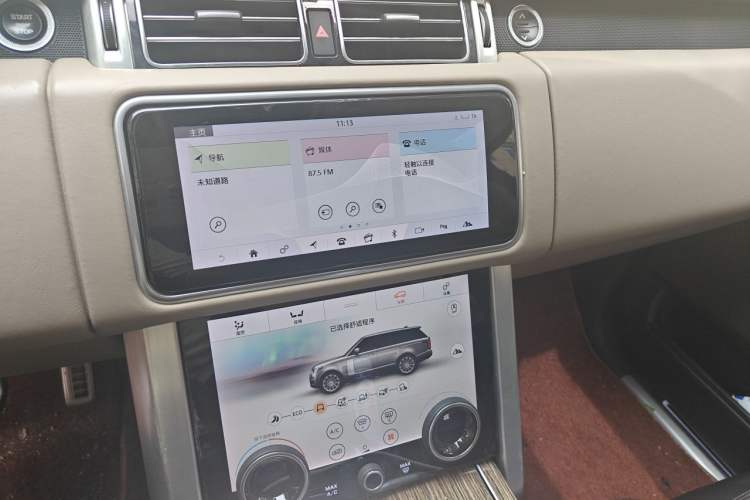 Used Land Rover Range 2018 3.0 SC V6 Vogue Extended-Length Model Audio And AC Panel