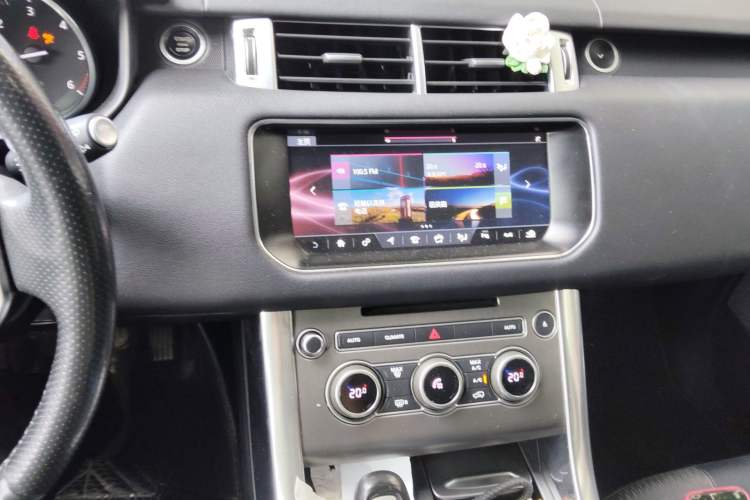 Used Land Rover Range  Audio And AC Panel