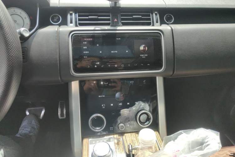 Used Land Rover Range 2018 3.0 SC V6 Vogue Legacy Edition Audio And AC Panel