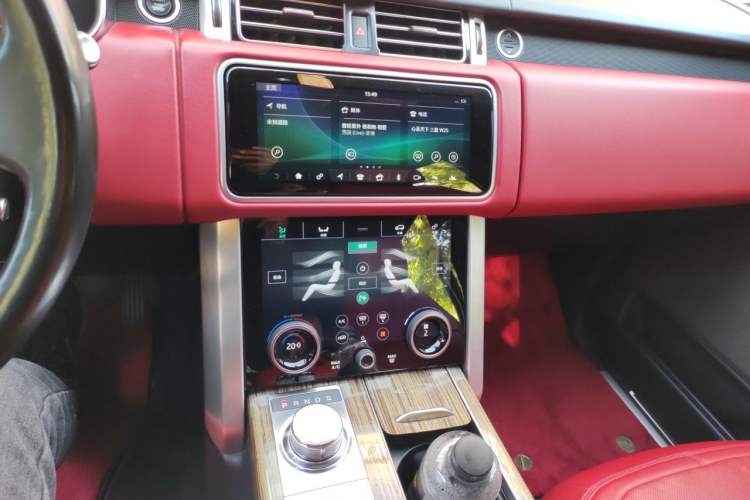 Used Land Rover Range 2018 3.0 SC V6 Vogue SE Long-Wheelbase Edition Audio And AC Panel