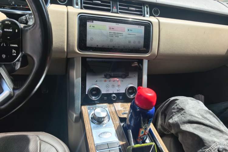 Used Land Rover Range 2018 3.0 SC V6 Vogue Extended-Length Model Audio And AC Panel