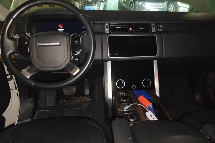Used Land Rover Range 2018 3.0 SC V6 Grand Edition Center Console