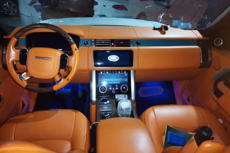 Used Land Rover Range 2018 3.0 SC V6 Grand Edition Center Console