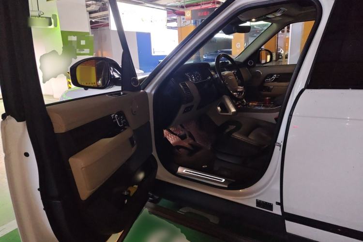 Used Land Rover Range 2018 3.0 SC V6 Vogue Extended-Length Model Driver Seat