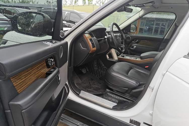 Used Land Rover Range 2018 3.0 SC V6 Vogue Legacy Edition Driver Seat