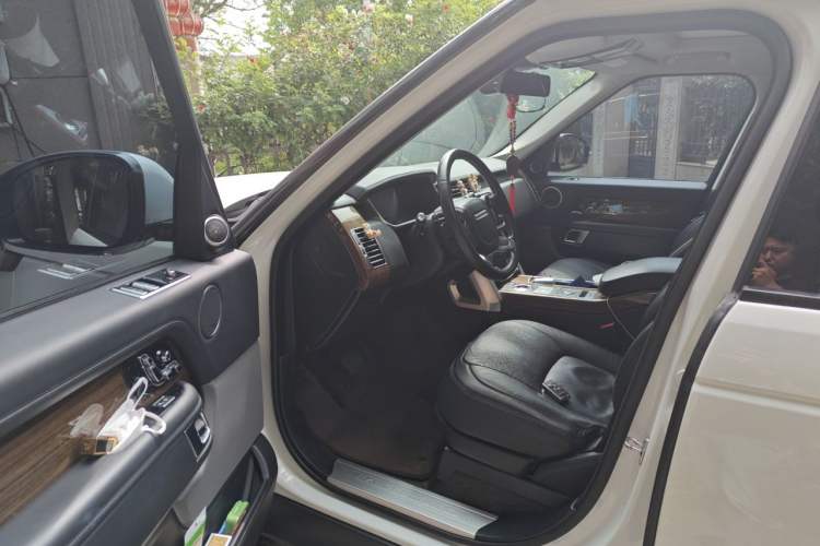 Used Land Rover Range 2018 3.0 SC V6 Grand Edition Driver Seat