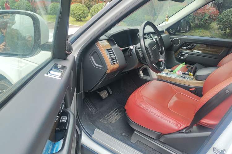 Used Land Rover Range 2018 3.0 SC V6 Grand Edition Driver Seat