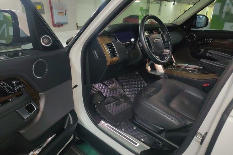 Used Land Rover Range 2018 3.0 SC V6 Vogue Extended-Length Model Driver Seat