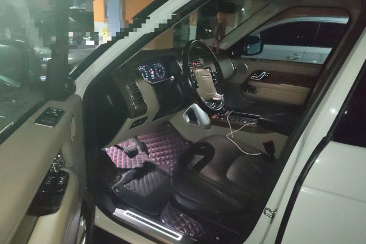 Used Land Rover Range 2018 3.0 SC V6 Vogue Extended-Length Model Driver Seat