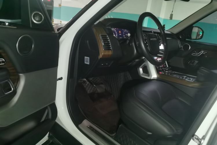 Used Land Rover Range 2018 3.0 SC V6 Vogue Extended-Length Model Driver Seat