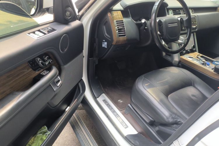 Used Land Rover Range 2018 3.0 SC V6 Vogue Extended-Length Model Driver Seat