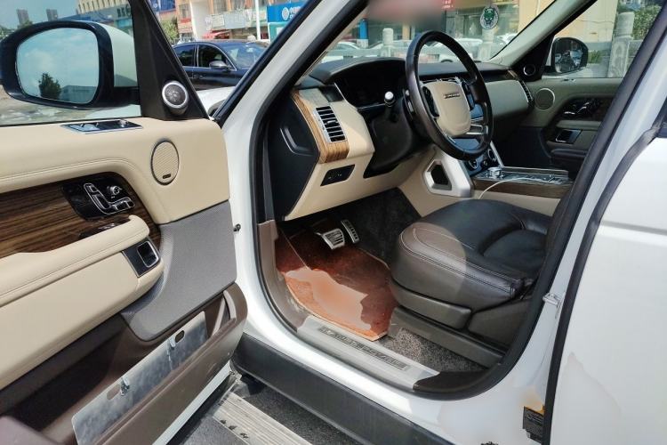 Used Land Rover Range 2018 3.0 SC V6 Vogue Extended-Length Model Driver Seat