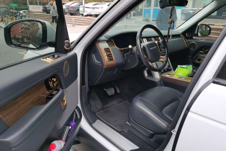Used Land Rover Range 2018 3.0 SC V6 Grand Edition Driver Seat